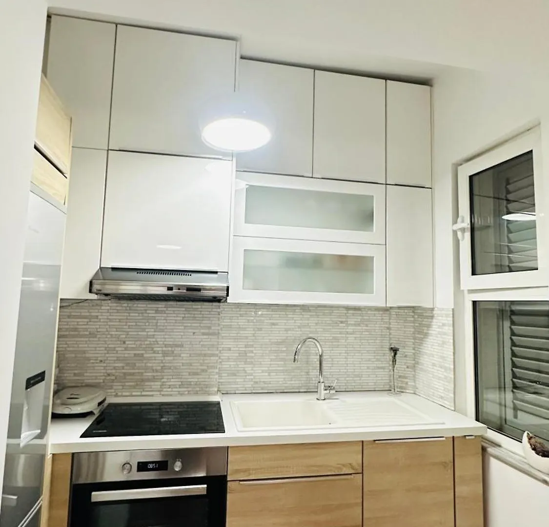 Modern Apartment In The Heart Of Тирана