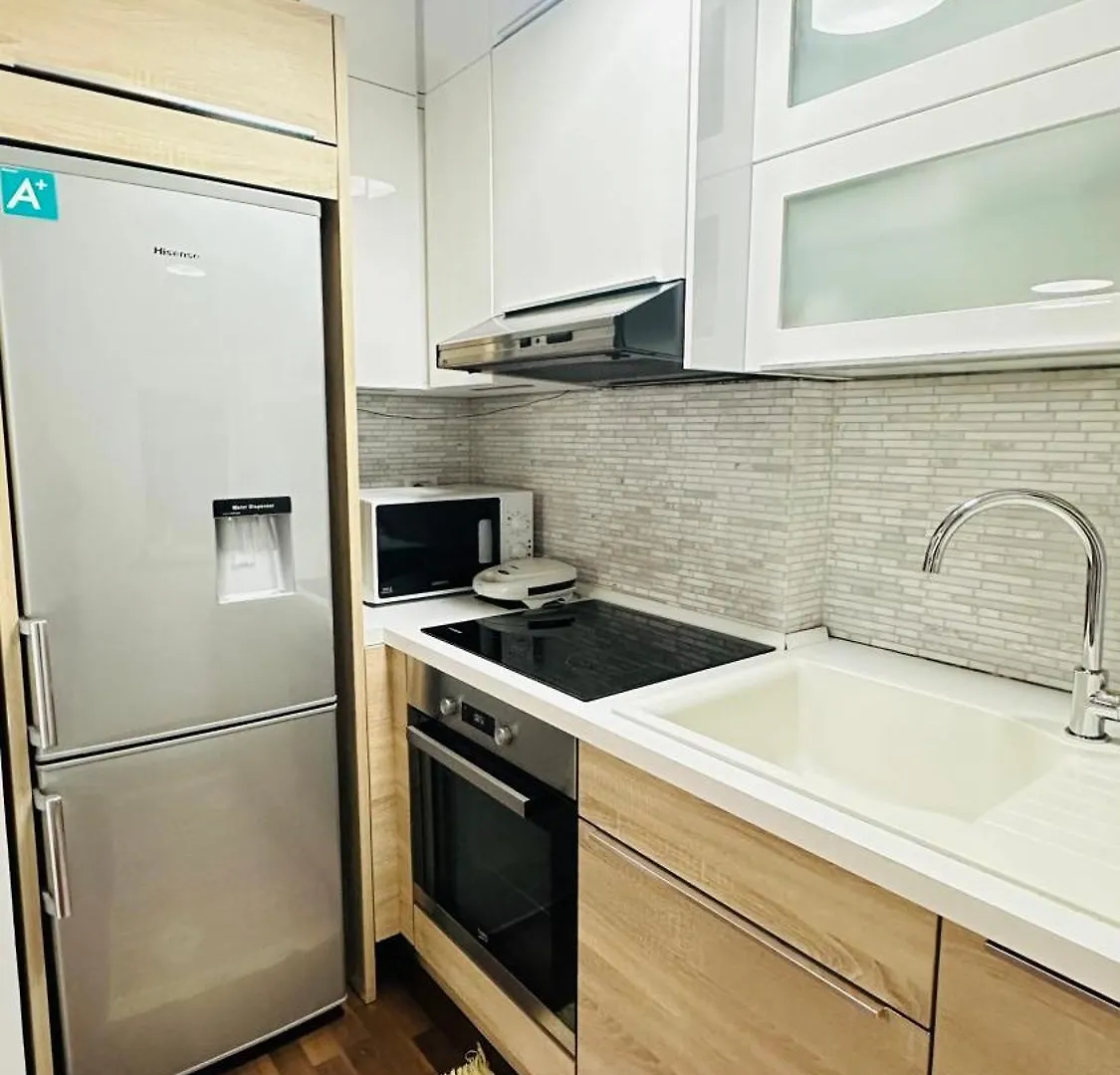Modern Apartment In The Heart Of Тирана