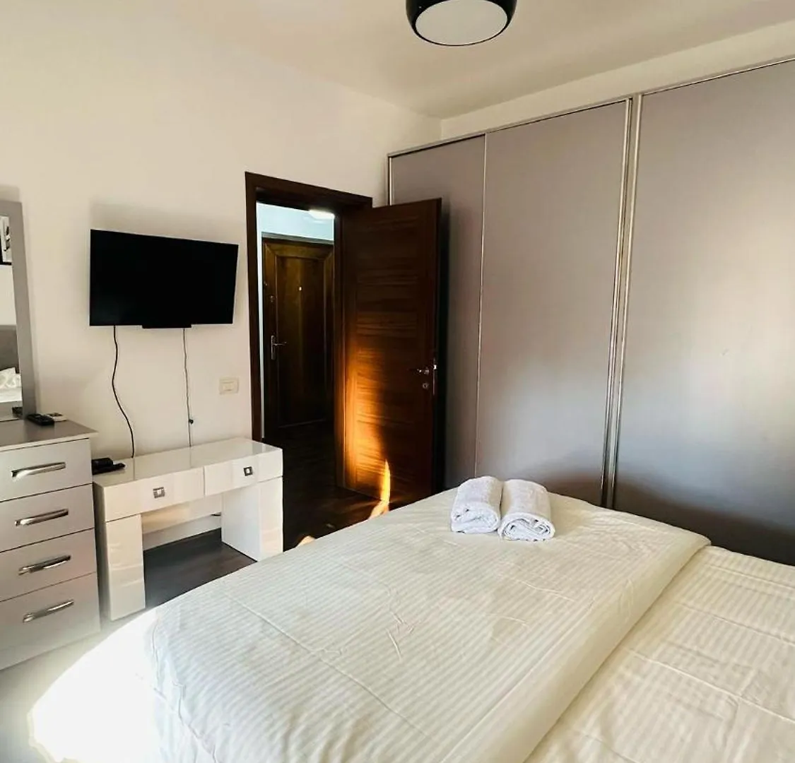 Modern Apartment In The Heart Of Тирана